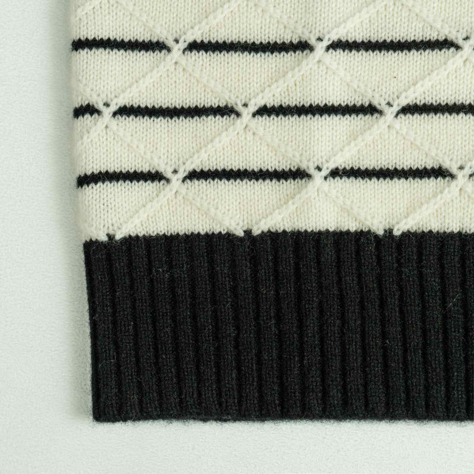 Sweater Vest Wool Crew Neck Sleeveless Geometric pattern contrast trim Style (2)