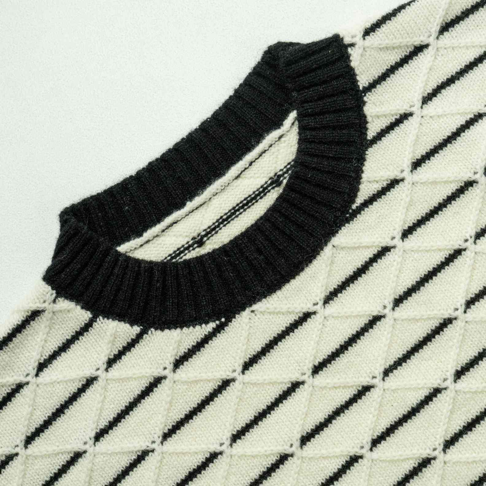 Sweater Vest Wool Crew Neck Sleeveless Geometric pattern contrast trim Style (7)